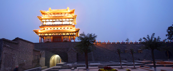 333平遥古城是一座具有2700多年悠久历史的文化古城，是中国境内保存最为完整的明清时期的中国古代县城的原型